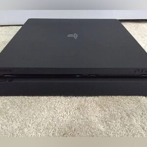 PlayStation 4 slim